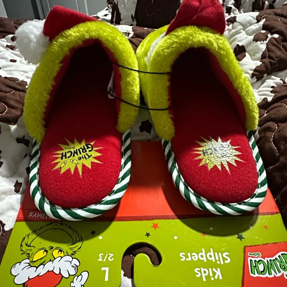 The Grinch Kids‎ Christmas Slippers NWT